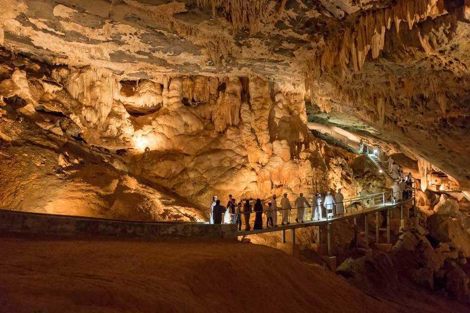 Al Hoota Limestone Cave Tour